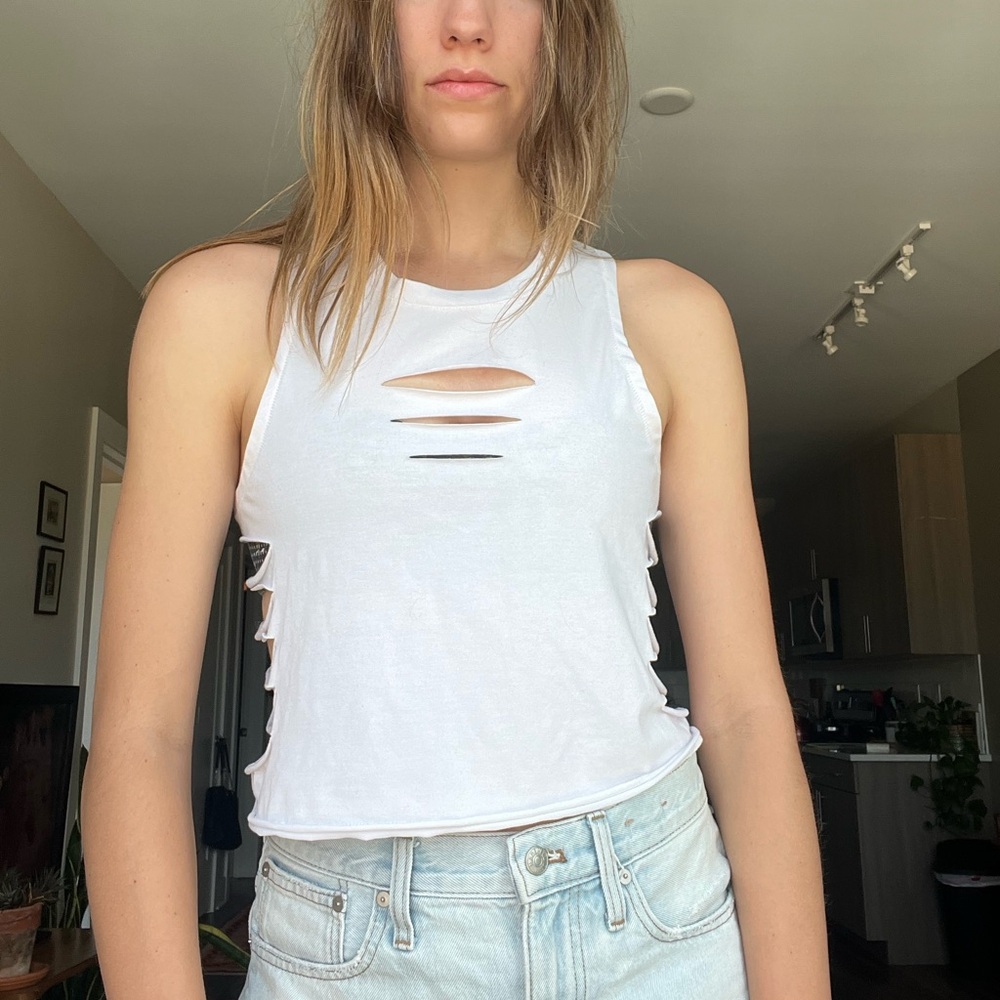ALO Yoga Cut Out Cropped White Tank